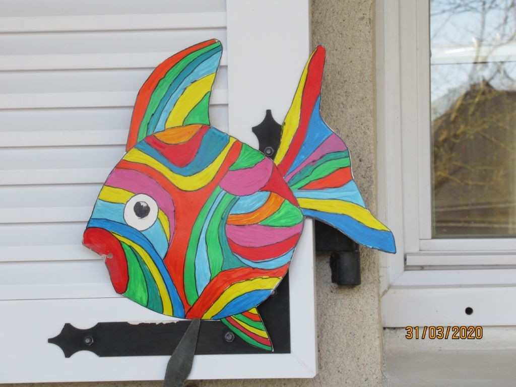 Voici notre poisson !!!   Bonne idée ce petit concours, ça occupe !