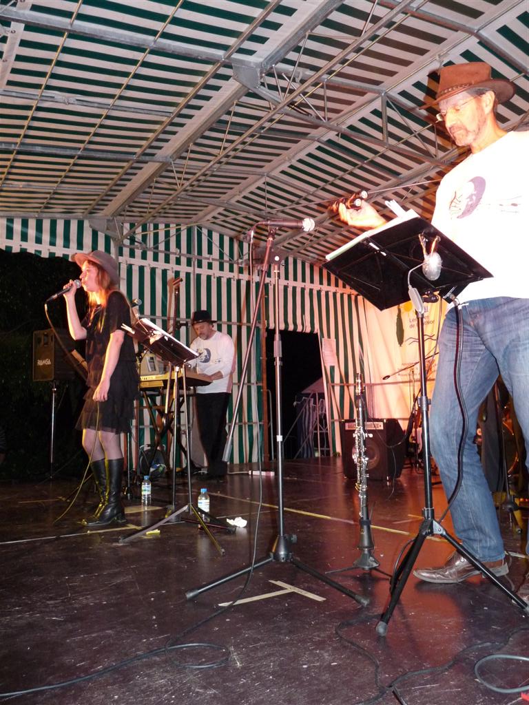 p1000908
